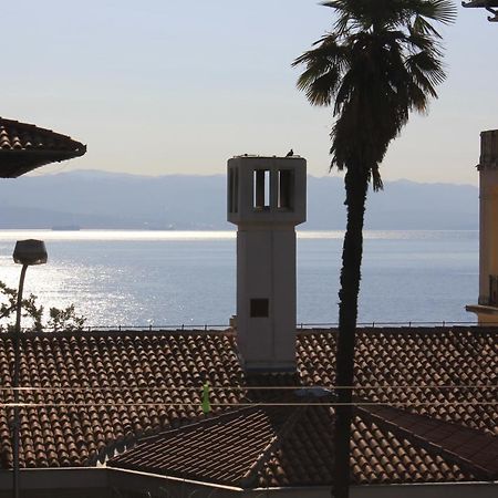 Apartments With A Parking Space Lovran, Opatija - 7705 Eksteriør billede