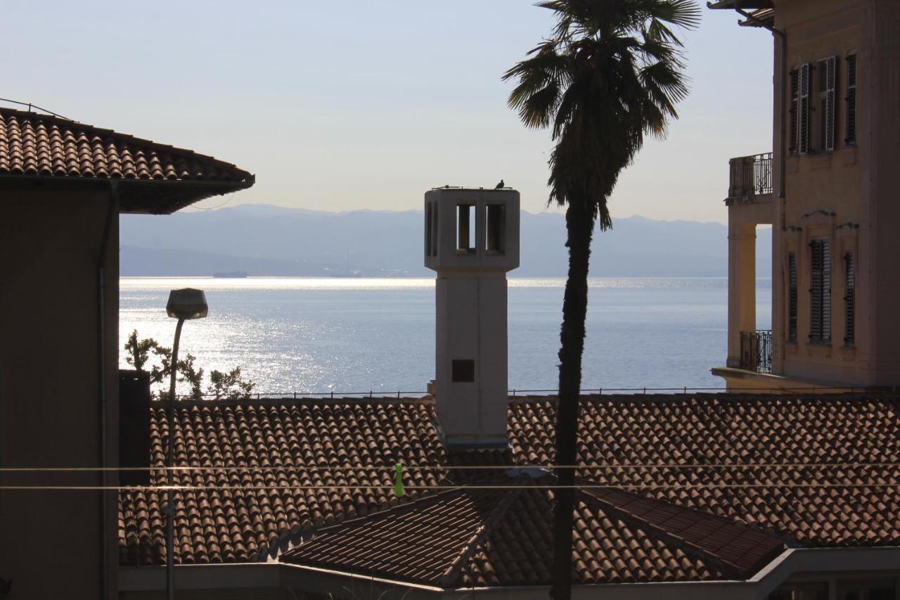 Apartments With A Parking Space Lovran, Opatija - 7705 Eksteriør billede